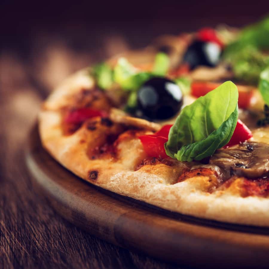 Enjoy Takeaway Pizza at The Royal Oak